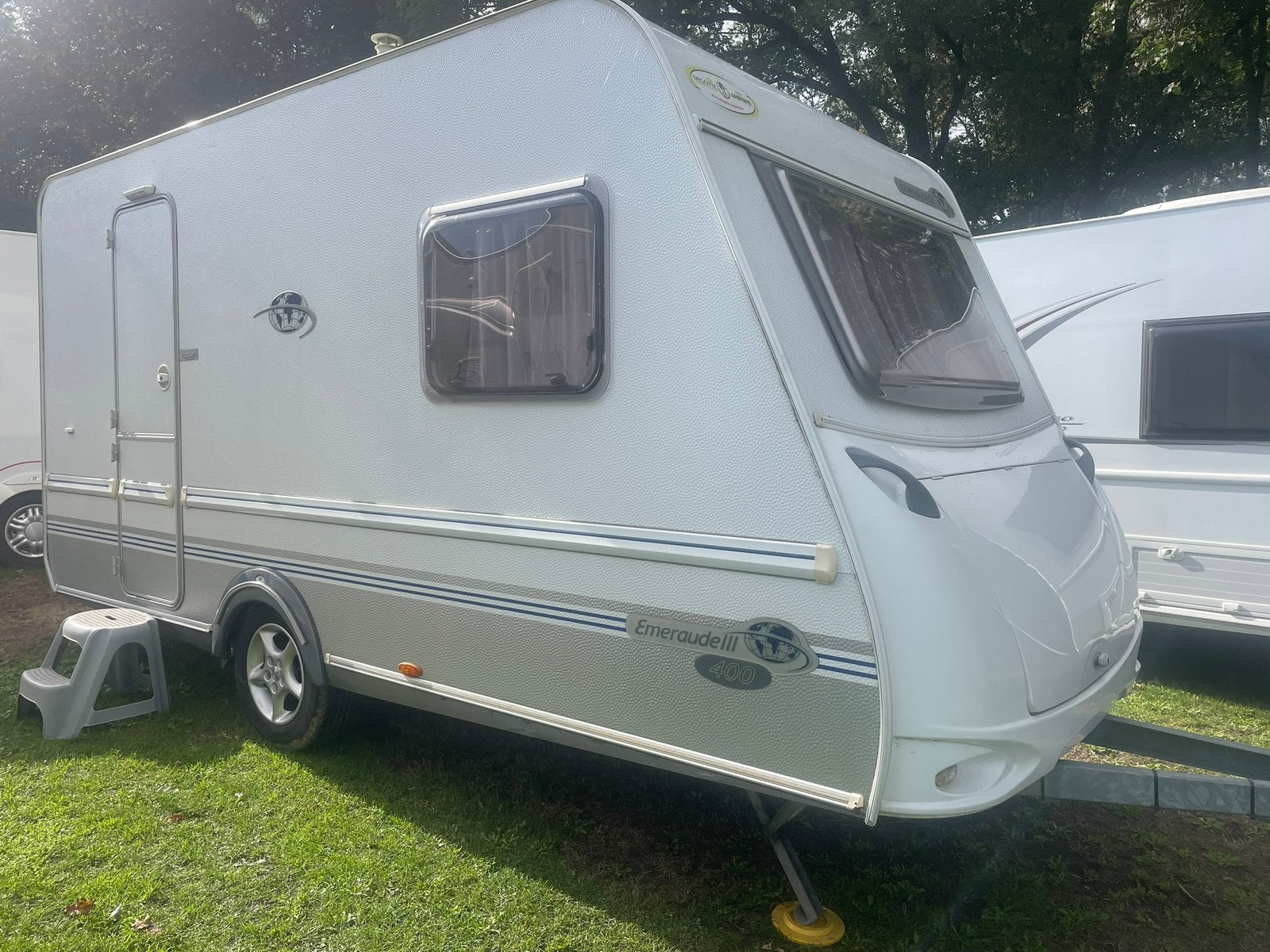 Caravelair 400, bj 2010, Mover, tent, zonnepaneel, micro, tv, Caravanes & Camping, Entreprise, 750 - 1000 kg, Caravelair, Siège de train