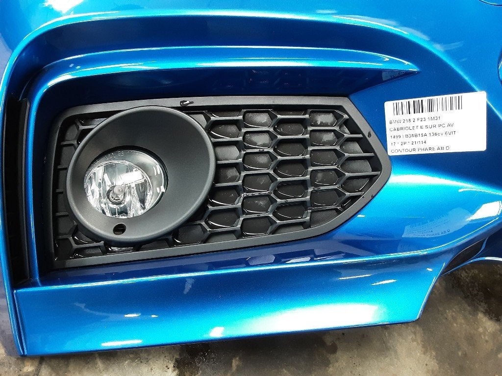ANTI BROUILLARD TRIM DROIT BMW 2 serie (F23), Droite, Utilisé, BMW, Petuelring 130
80809  München, DE