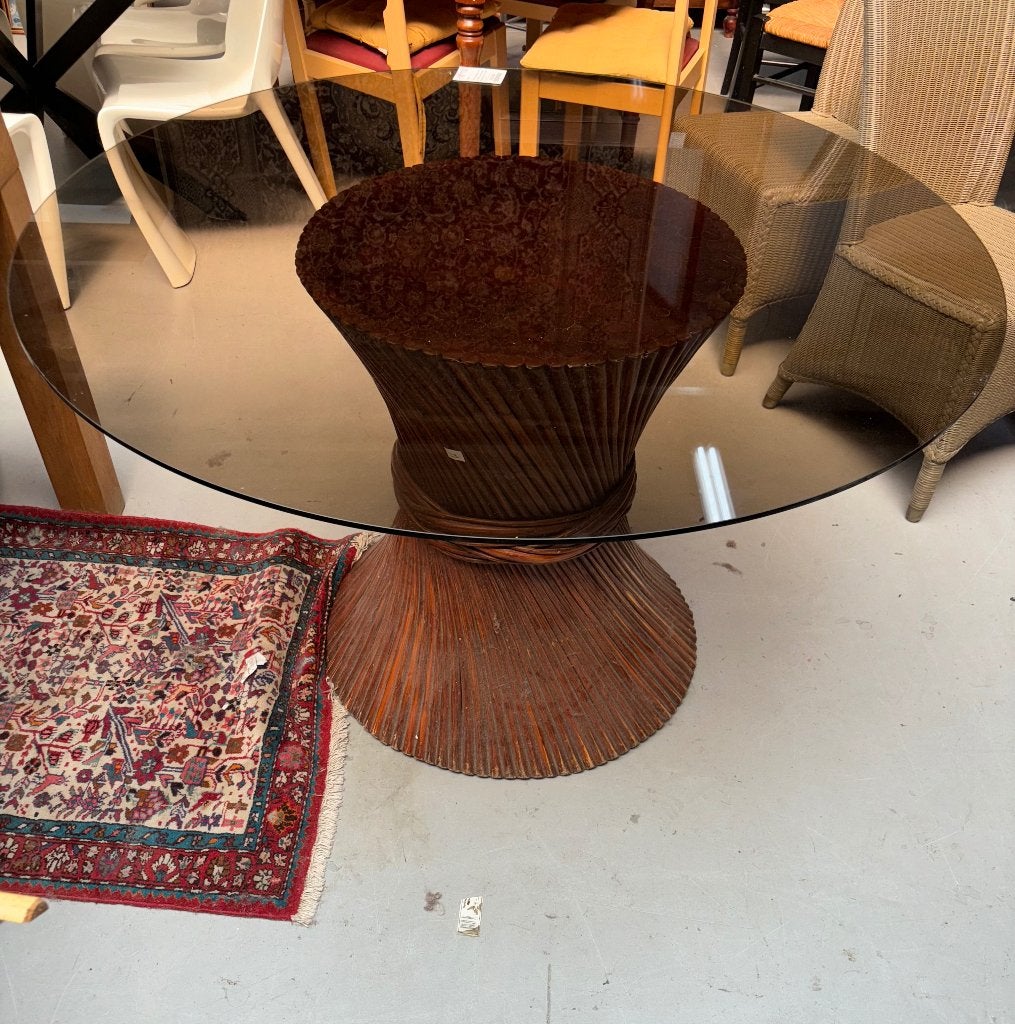 table à manger rond en verre avec base en bambou. An 1960, Maison & Meubles, Tables | Tables à manger, Rond, Verre, Enlèvement ou Envoi