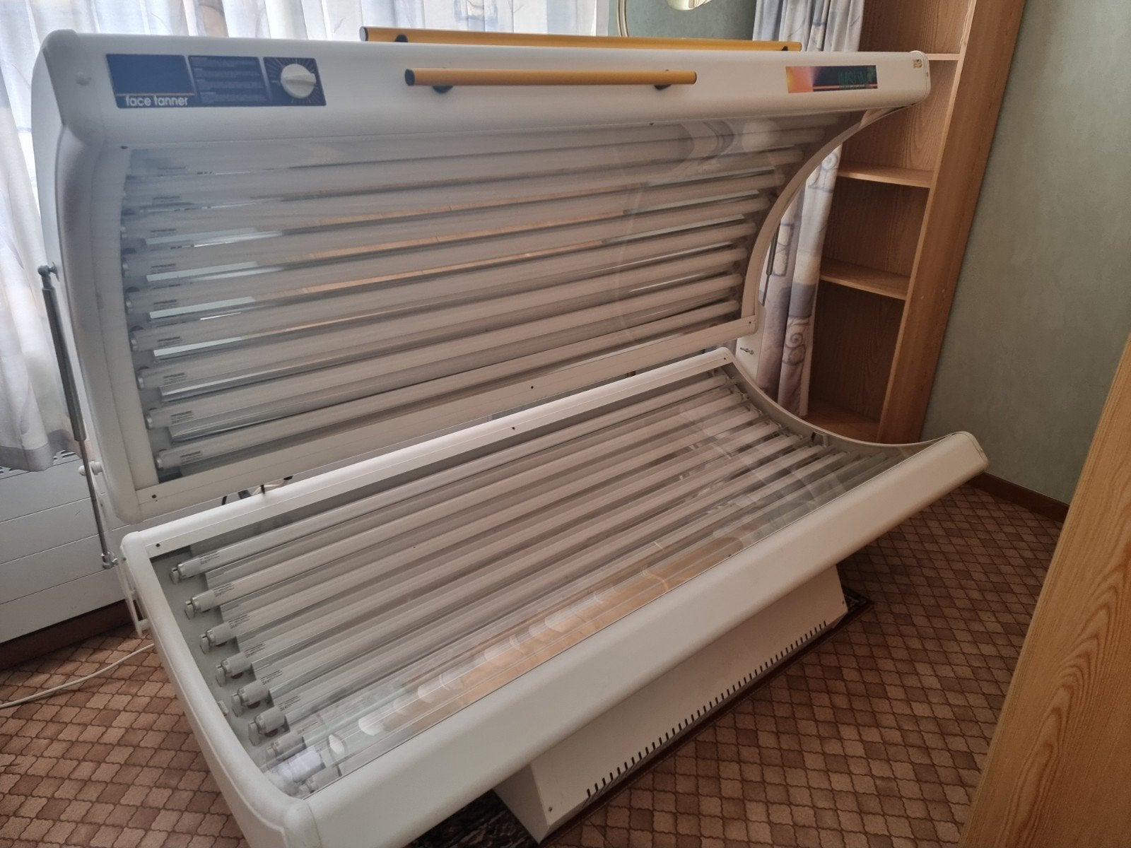 Zonnebank., Ophalen, Gebruikt, Zonnebank dubbelzijdig, 15 lampen of meer