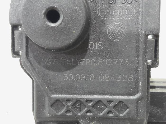 Moteur de verrouillage clapet réservoir d'un Volkswagen Pol, Volkswagen, -, 3 mois de garantie, Utilisé