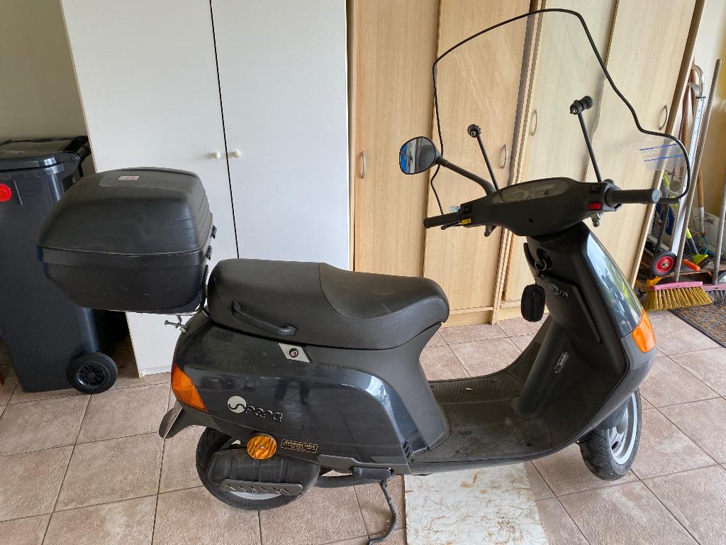 Brommer, Fietsen en Brommers, Zo goed als nieuw, 50 cc, 5 versnellingen, Ophalen