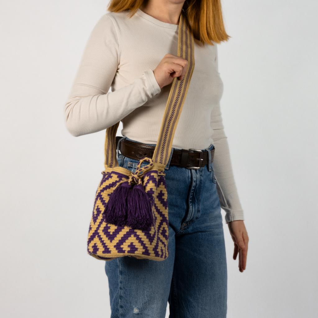 Boho originele Wayuu schoudertas handgemaakt uit Colombia, Handtassen en Accessoires, Tassen | Damestassen, Verzenden, Nieuw, Paars