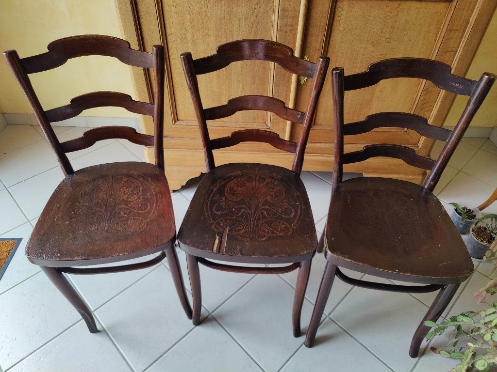 Chaises de bistrot, Ophalen