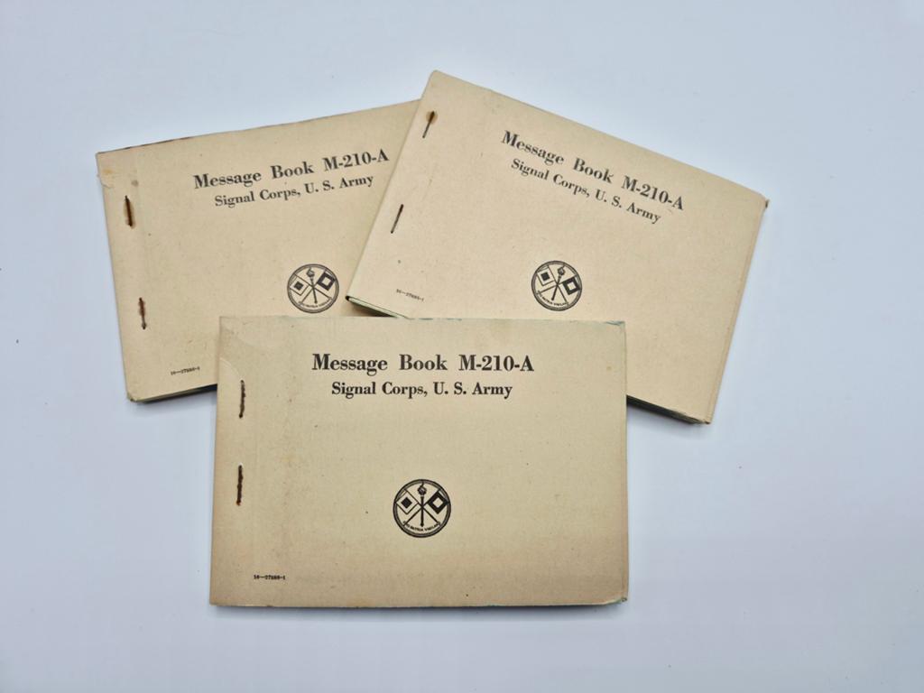 US WWII M210A Signal Corps Radio Message Book | BC611 | 1943, Verzamelen, Militaria | Tweede Wereldoorlog, Verzenden, Landmacht