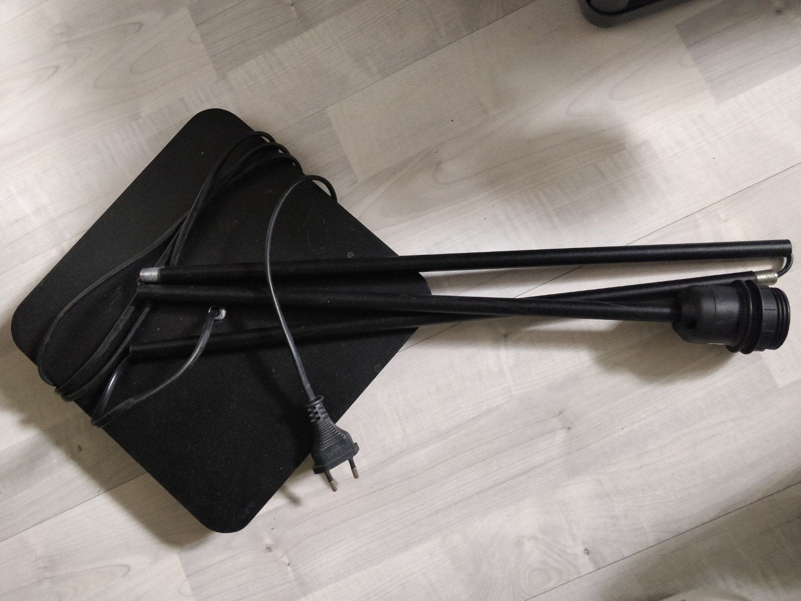 Ikea hemma basis voor staande lamp, Maison & Meubles, Lampes | Autre, Enlèvement, Utilisé