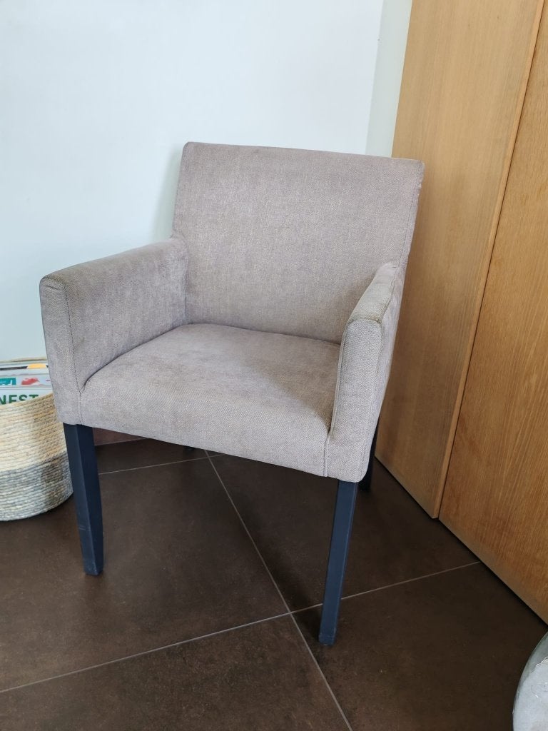 1 of 2 comfortabele eetstoelen/fauteuils, Ophalen, Gebruikt, Stof