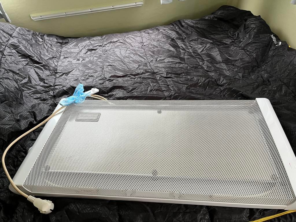 Elektische convector om aan muur te bevestigen €5, Huis en Inrichting, Ophalen, Gebruikt, Overige soorten, Elektrisch