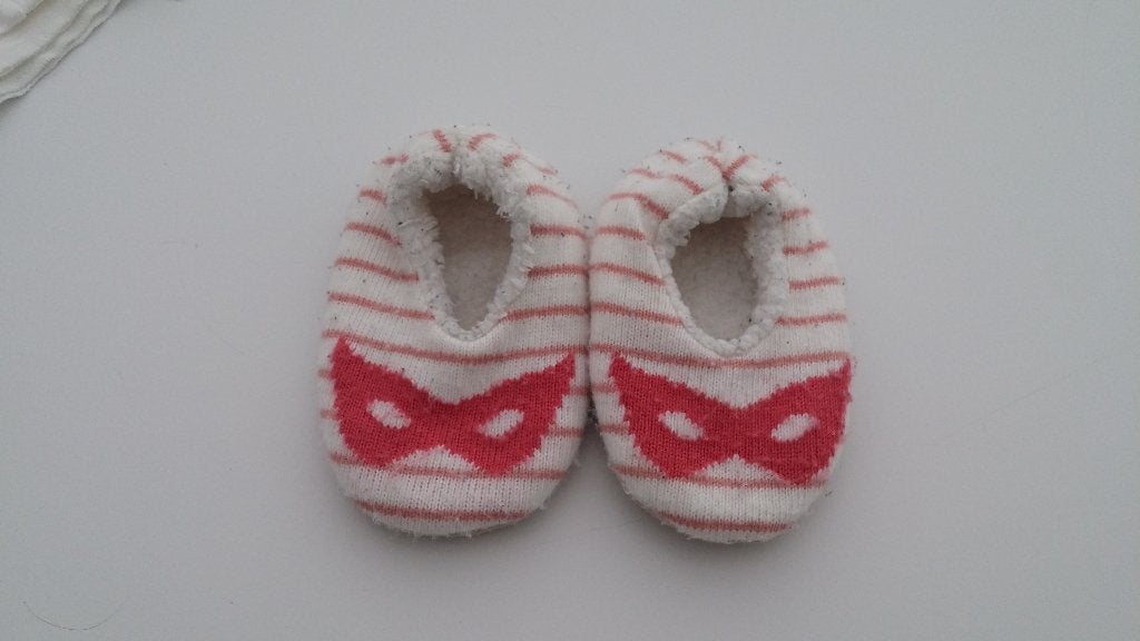 Chaussettes roses avec revêtement antidérapant taille 21, Veritas, Enlèvement ou Envoi, Comme neuf, Pantoufles