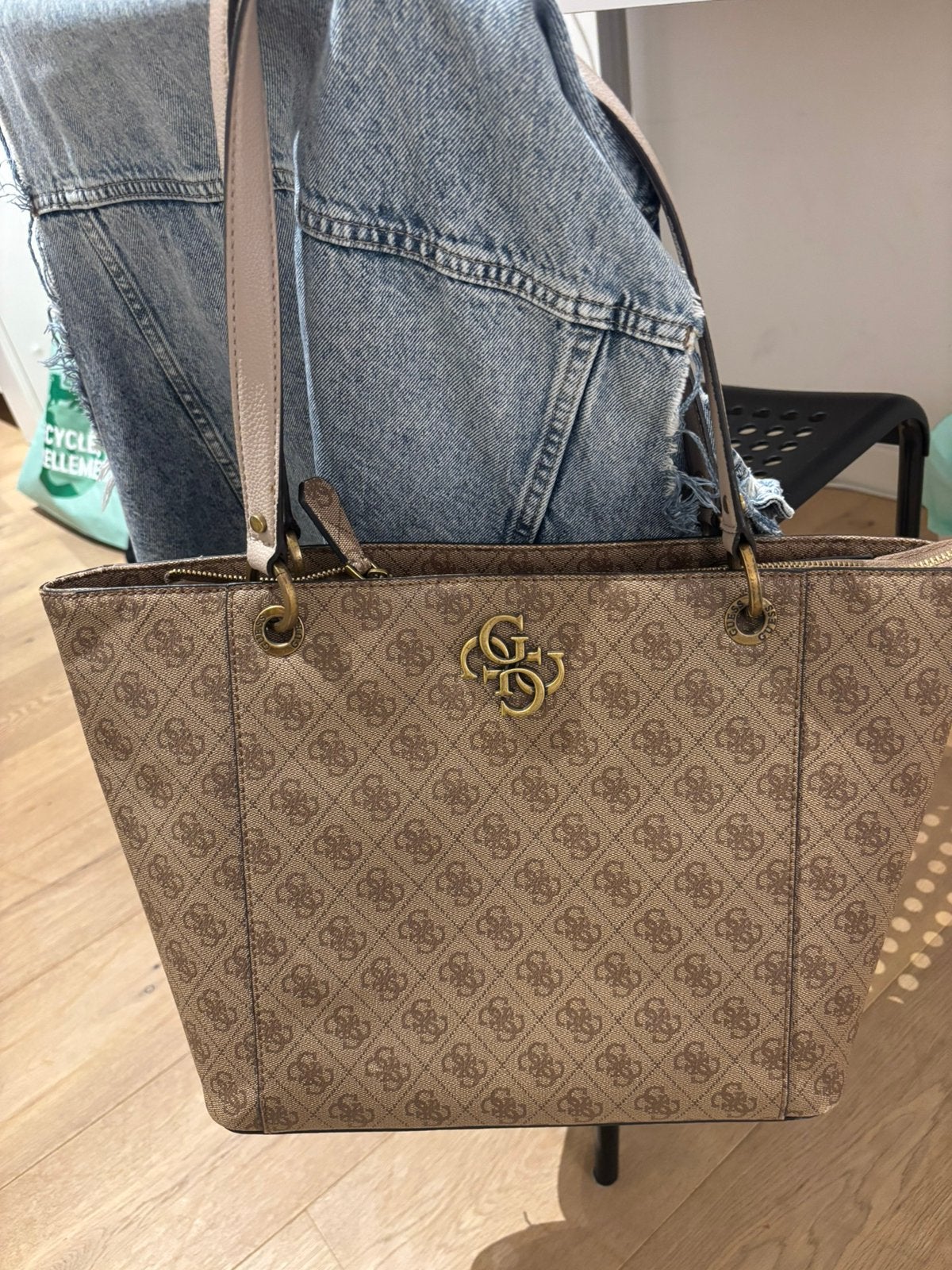 Sac GUESS, Handtassen en Accessoires, Ophalen of Verzenden, Zo goed als nieuw, Bruin, Handtas