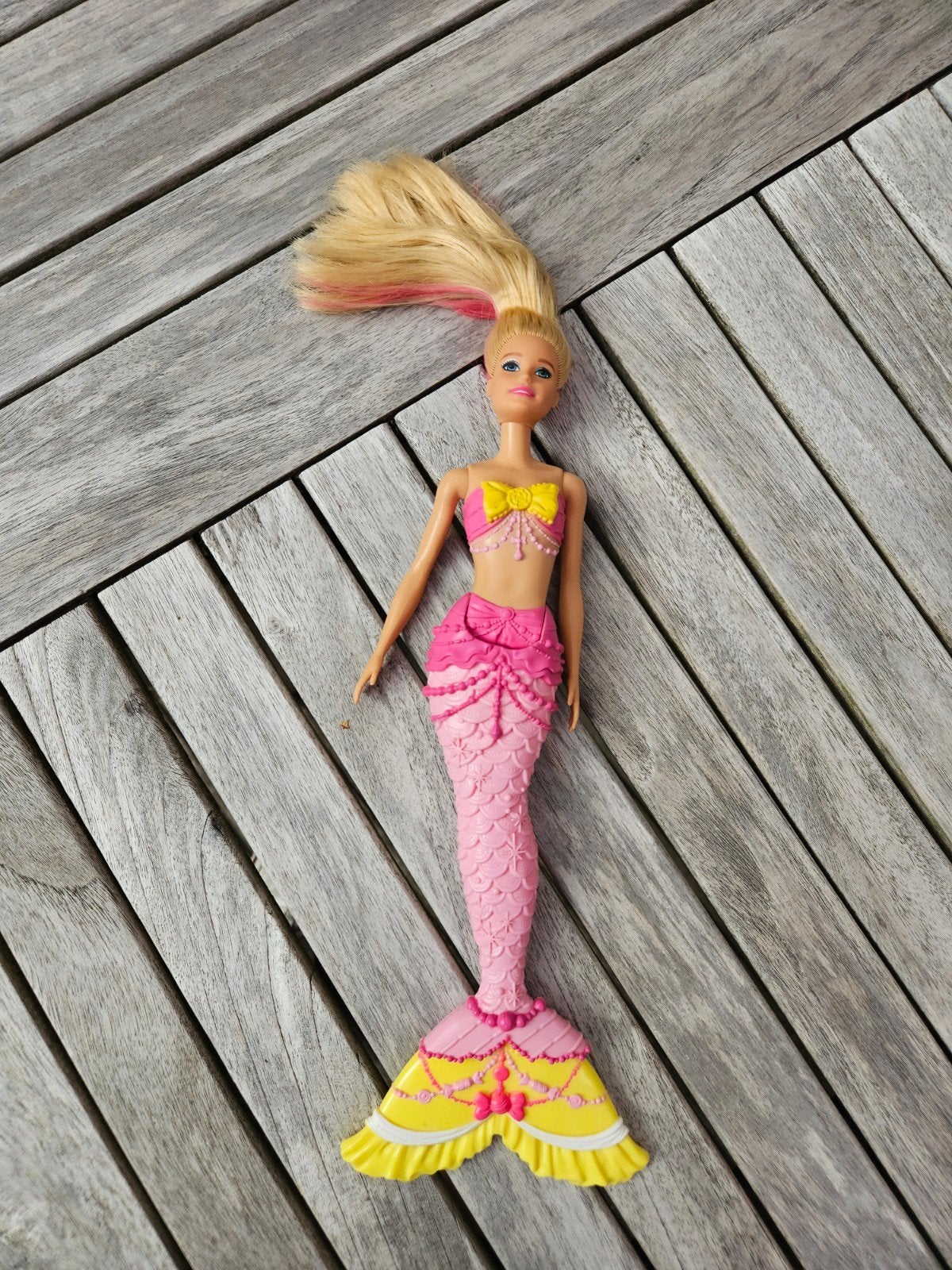 2x Barbie pop/ zeemeermin + andere., Kinderen en Baby's, Ophalen of Verzenden, Zo goed als nieuw, Barbie