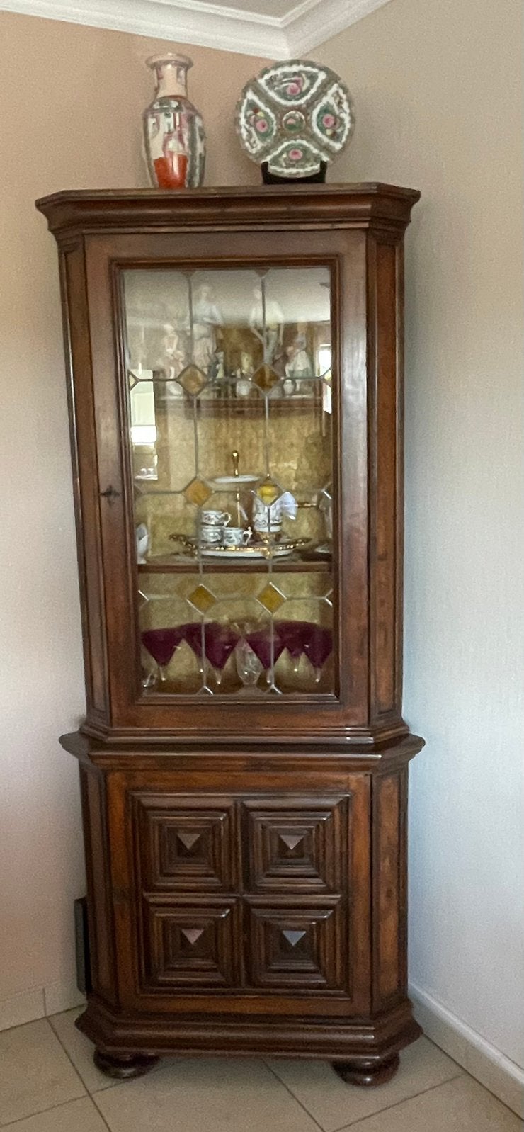 Joli meuble d'angle, Maison & Meubles, Armoires | Vitrines, Enlèvement, Comme neuf
