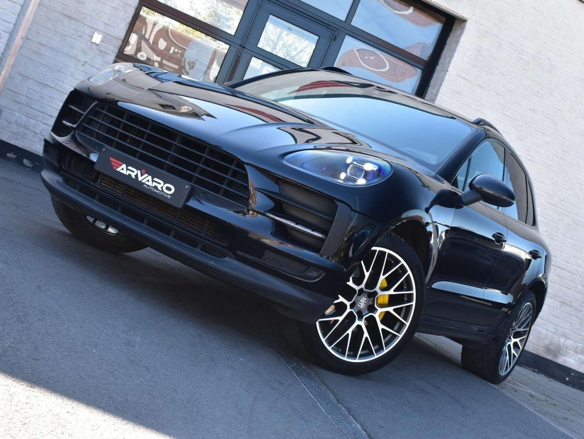 Porsche Macan 2.0 Turbo PDK / Lichtevracht / Chrono / 100% a, Bi-Xenon koplampen, Gebruikt, 4 cilinders, 1984 cc