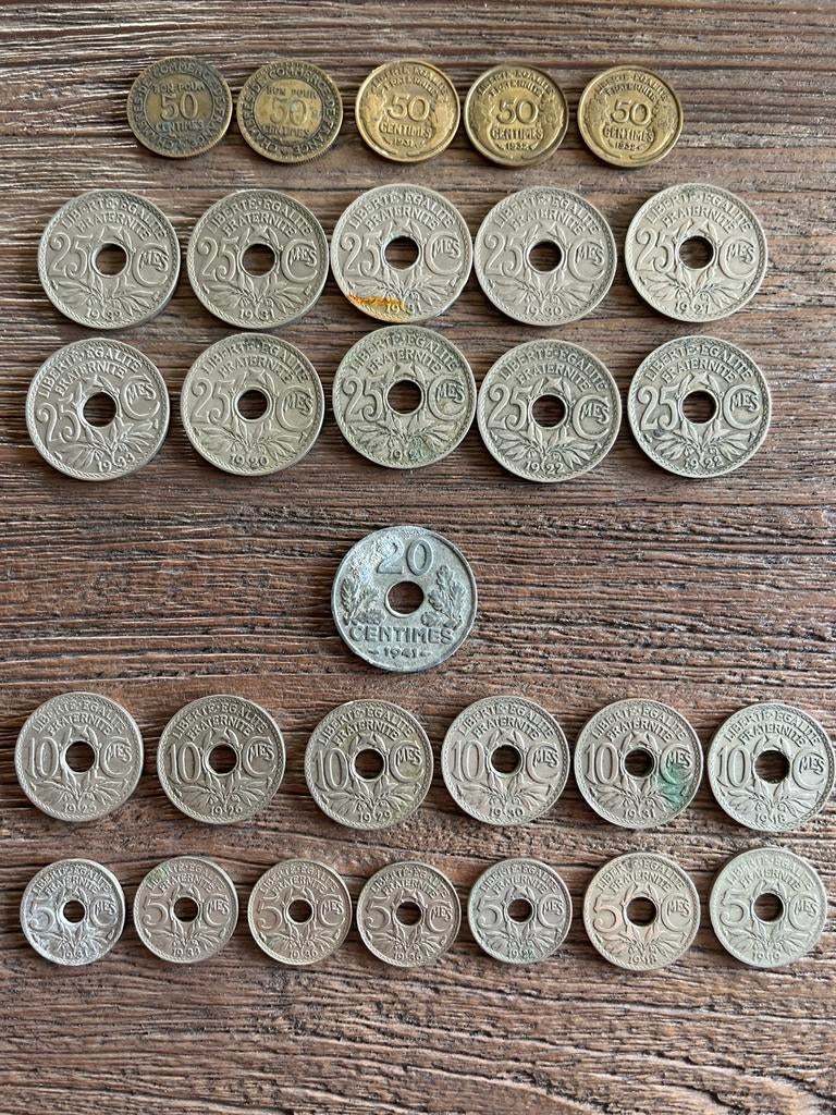 Groot lot Franse munten met gat (1910–1930s) + 50 centimes, Postzegels en Munten, Munten | Europa | Niet-Euromunten, Frankrijk