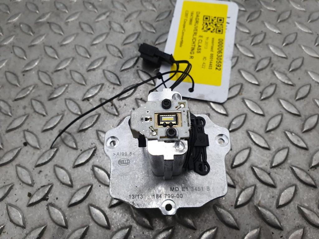 MERCEDES E CLASS E200 CABRIO A7 135kw DAGRIJVERLICHTING R 20, Enlèvement ou Envoi, Utilisé, ARN reconnu