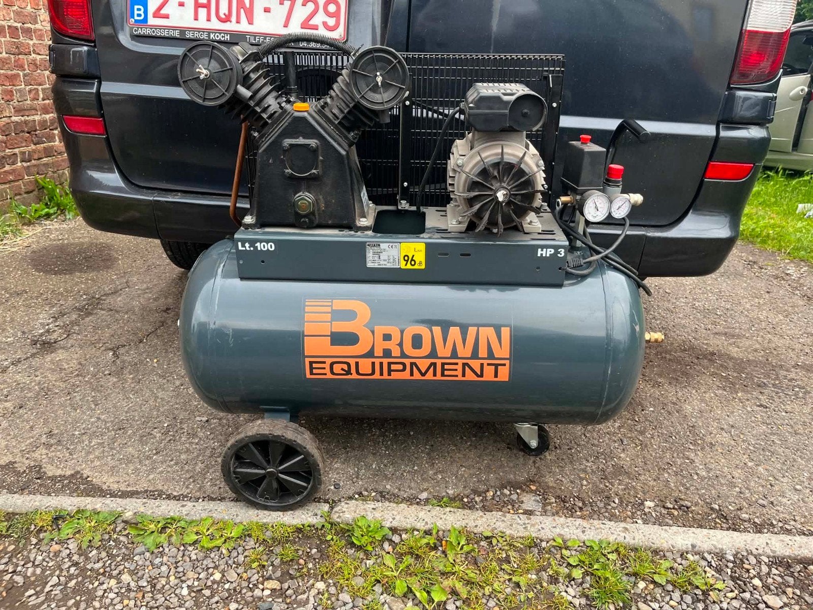 2x compressors 100 en 200 liter tank, Ophalen