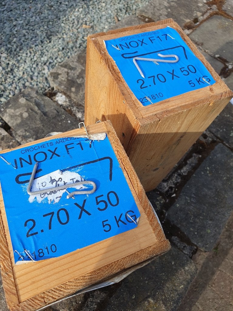 Deux boîtes de 700 crochets en Inox A2 (50 mm / 2.7 mm), Enlèvement ou Envoi, Neuf, Clous, Inox