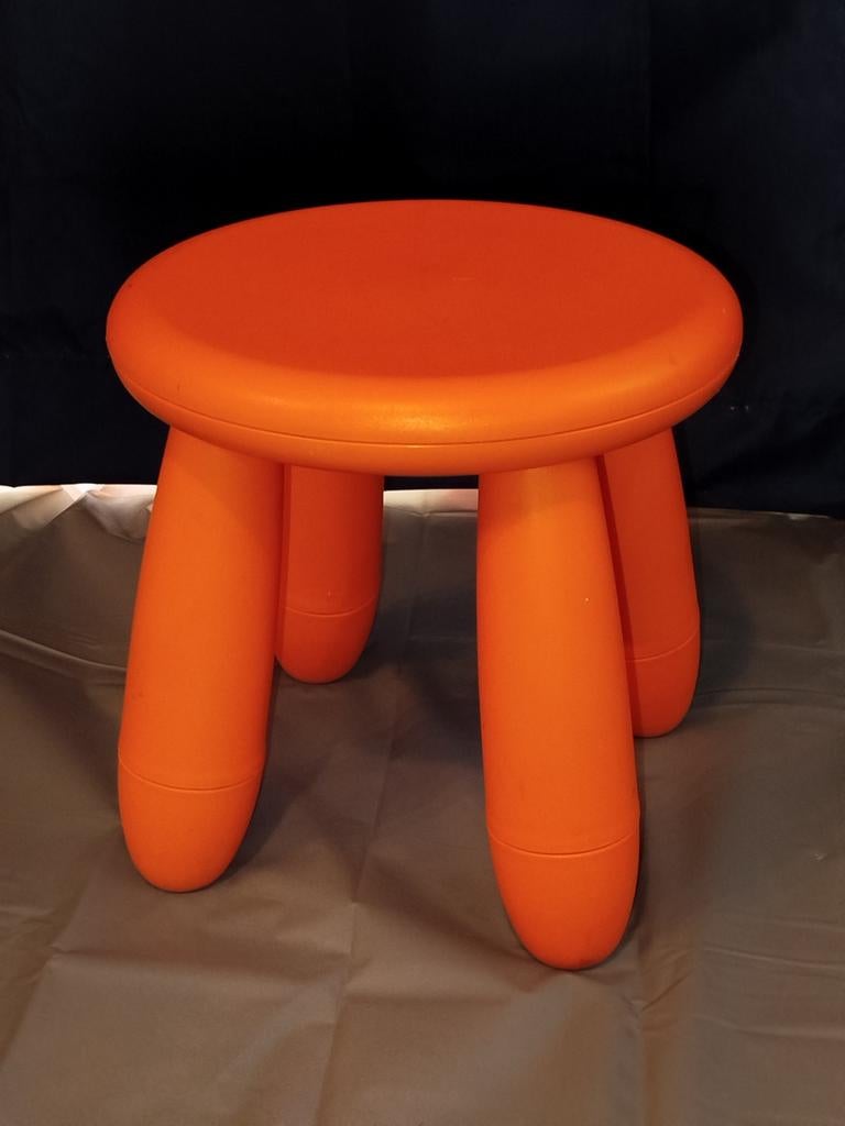 Tabouret orange, Enlèvement, Plastique