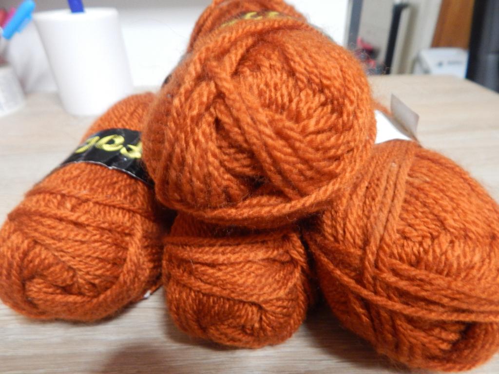 4 BOLLEN (folies, Hobby en Vrije tijd, Overige Hobby en Vrije tijd, Ophalen of Verzenden, Nieuw