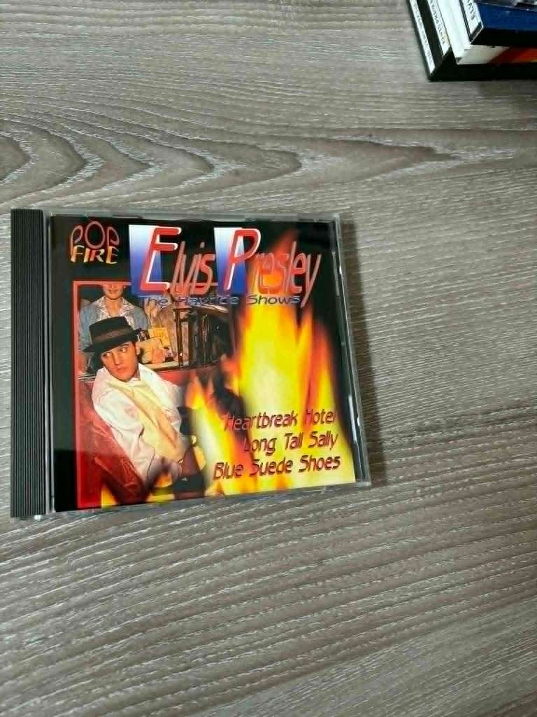 Elvis cd, the Hayride shows, Mag weg voor slechts 2 euro., Cd's en Dvd's, Cd's | Rock, Ophalen of Verzenden, Zo goed als nieuw
