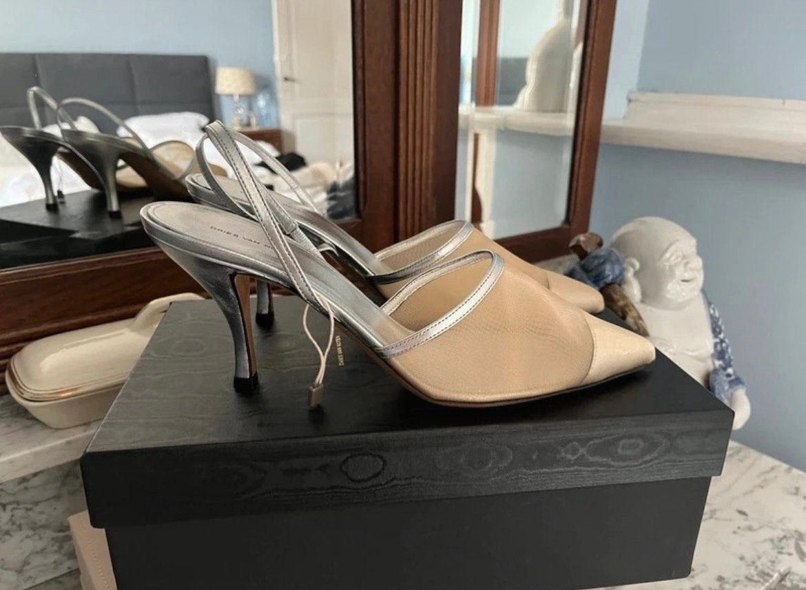 Slingback pumps dries van noten maat 40 niet gedragen!, Pumps, Beige, Ophalen of Verzenden, Zo goed als nieuw