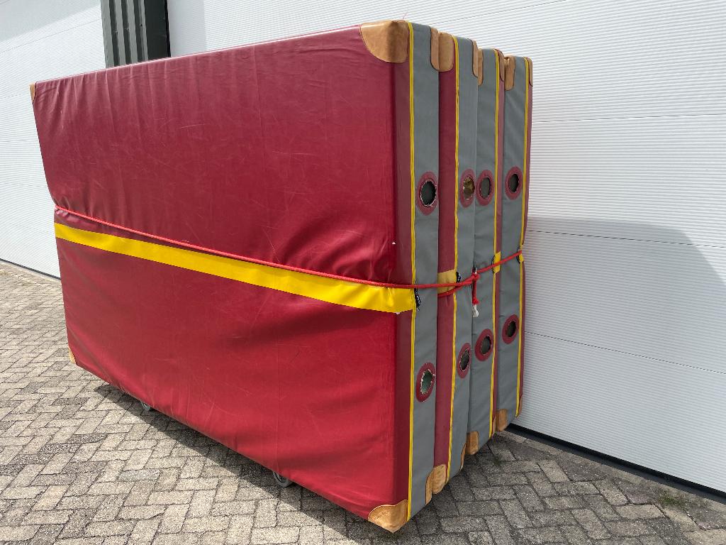 Dikke landingsmat, valmat  grote mat, turnmat, valpreventie, Enlèvement, Utilisé