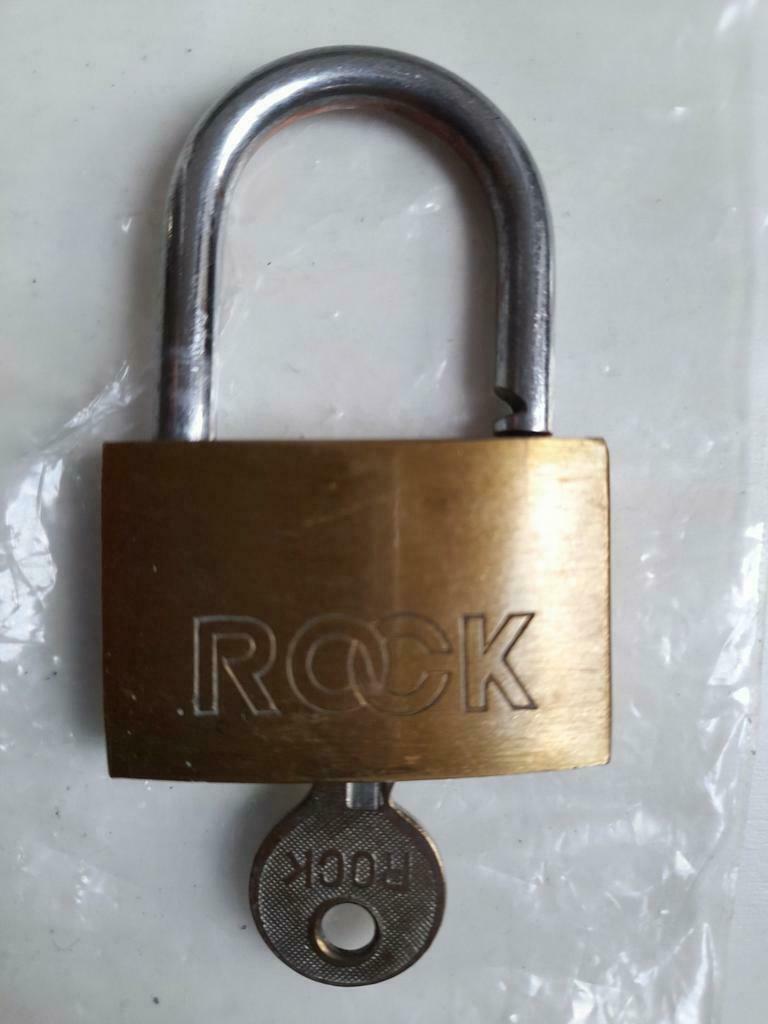 ROCK stalen hangslot, Ophalen of Verzenden, Gebruikt, IJzer, Klink of Kruk