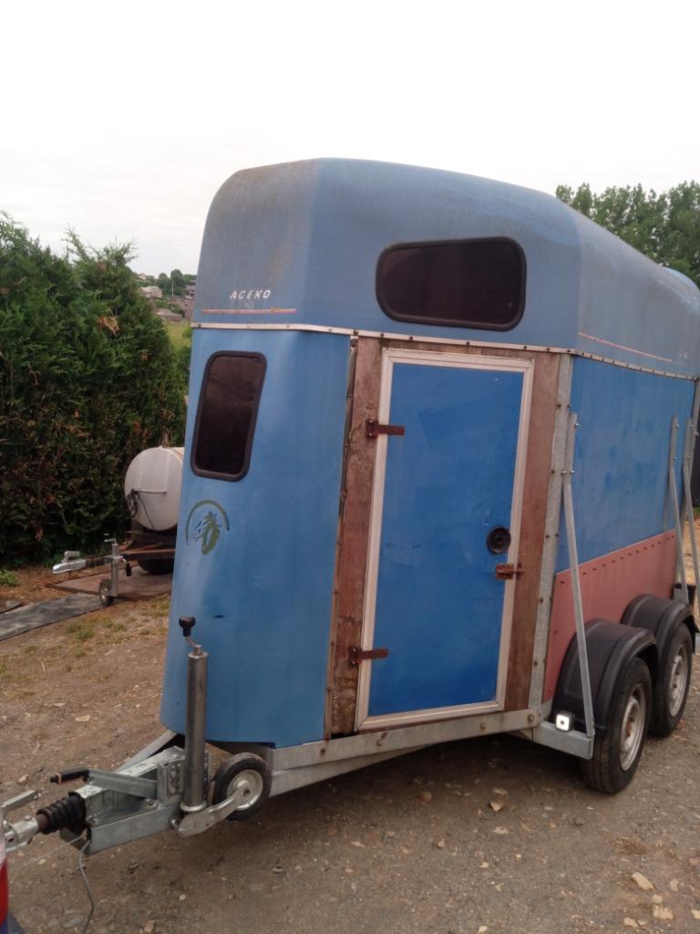 Van à chevaux, Animaux & Accessoires, Enlèvement, Utilisé