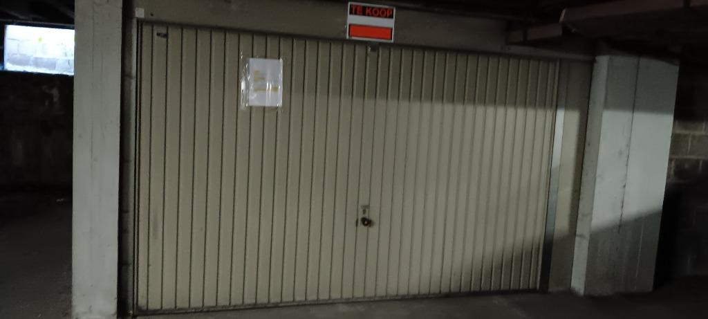 Garage souterrain et stockage associé à Dieplaan29, Immo, Genk