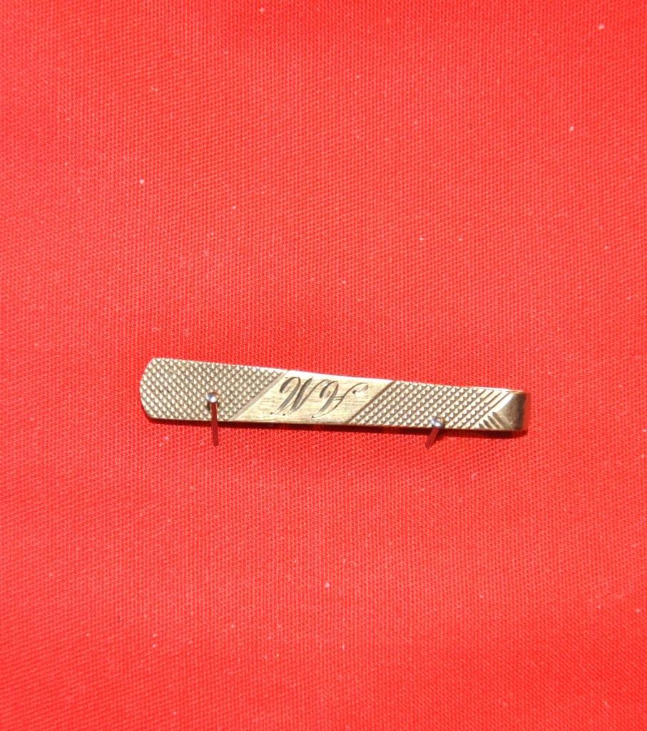 ancienne pince a cravate monogrammée A.M (11), Enlèvement ou Envoi, Or, Autres types