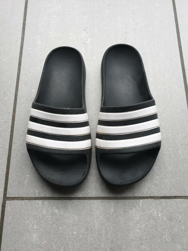 Slippers adidas maat 35, Ophalen of Verzenden, Gebruikt, Adidas