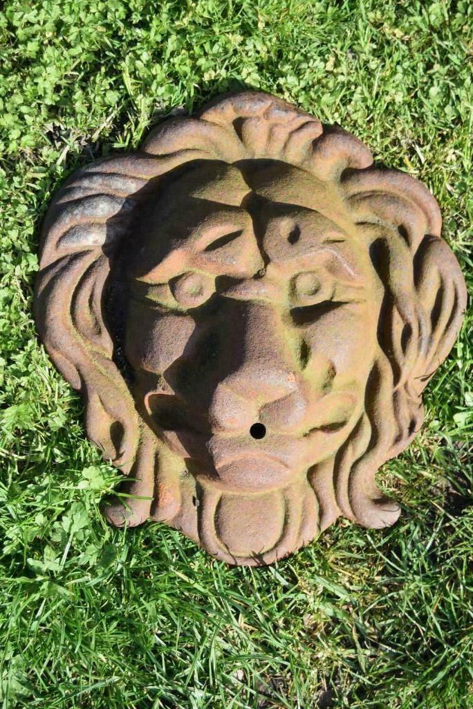 Tête de lion en fonte ,bouche de fontaine (jet d'eau), Enlèvement ou Envoi, Neuf, Autres types