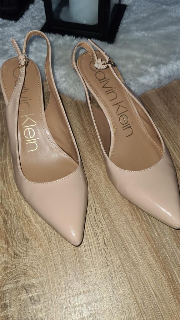 Chaussures Calvin Klein original beige pointure 39, Enlèvement ou Envoi, Comme neuf
