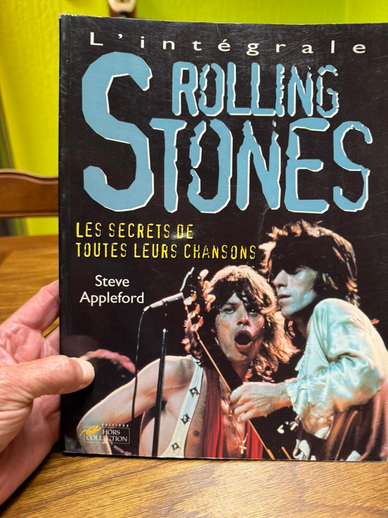 Rolling stones l intégrale avec discographie 256 pages, Ophalen, Zo goed als nieuw