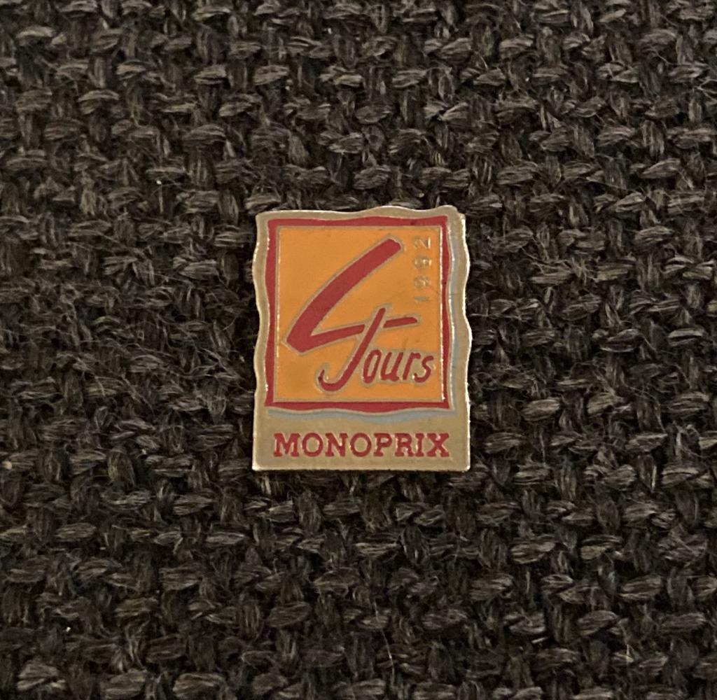 PIN - MONOPRIX, Envoi, Utilisé, Autres sujets/thèmes, Insigne ou Pin's