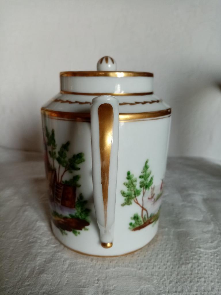 Théière porcelaine de Bruxelles Cretée P. Louis 1768/1813, Enlèvement ou Envoi
