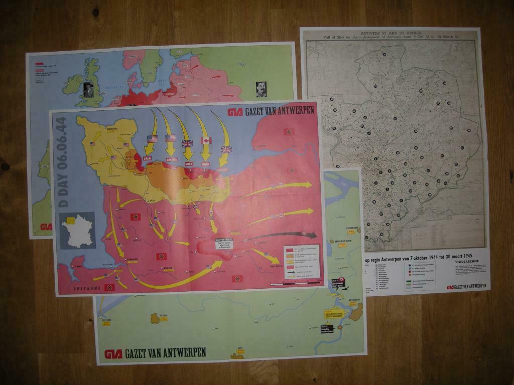Lot grote kaarten en knipsels D-Day en bevrijding 1944-'45, Boeken, Ophalen of Verzenden, Tweede Wereldoorlog, Zo goed als nieuw