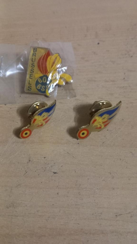 Pins, BOB Brussels, Ophalen of Verzenden, Zo goed als nieuw