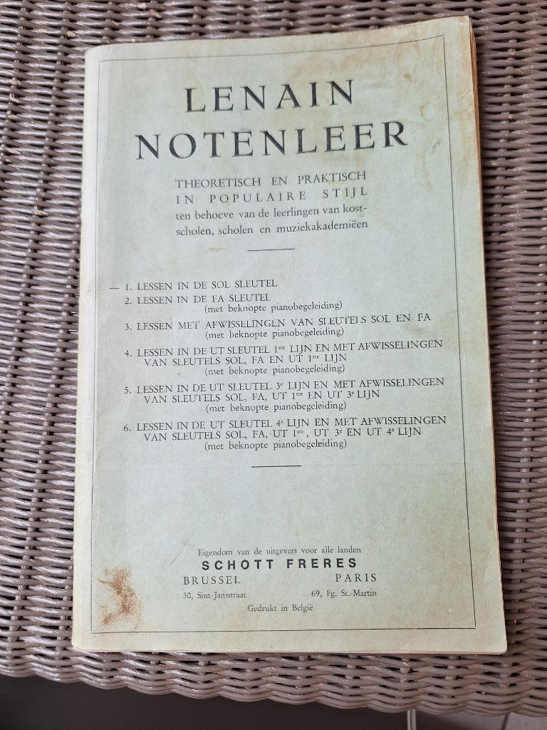 Antiek boekje “Lenain Notenleer” van 1962., Verzenden, Gelezen, Overige onderwerpen