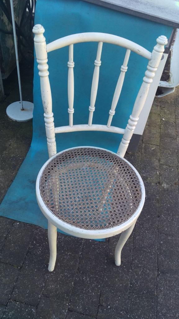 2 oude stoelen, Ophalen