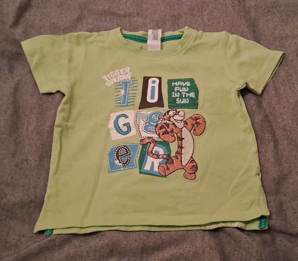 { T-shirt (Teigetje - Winnie the pooh)
( maat 86), Kinderen en Baby's, Babykleding | Maat 86, C&A, Ophalen of Verzenden, Zo goed als nieuw