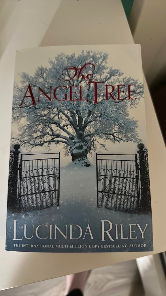 Lucinda Riley - The Angel Tree (new), Enlèvement, Lucinda Riley