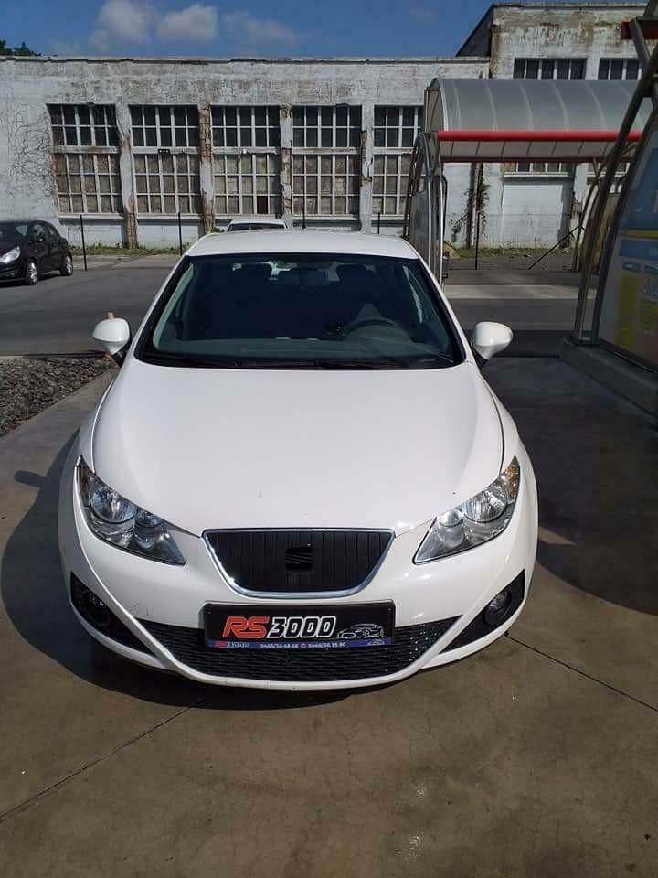 SEAT IBIZA 1.4 DIESEL 157 300KM 4000€ 0468 38 46 66, Auto's, Wit, Bedrijf, Euro 4, Te koop