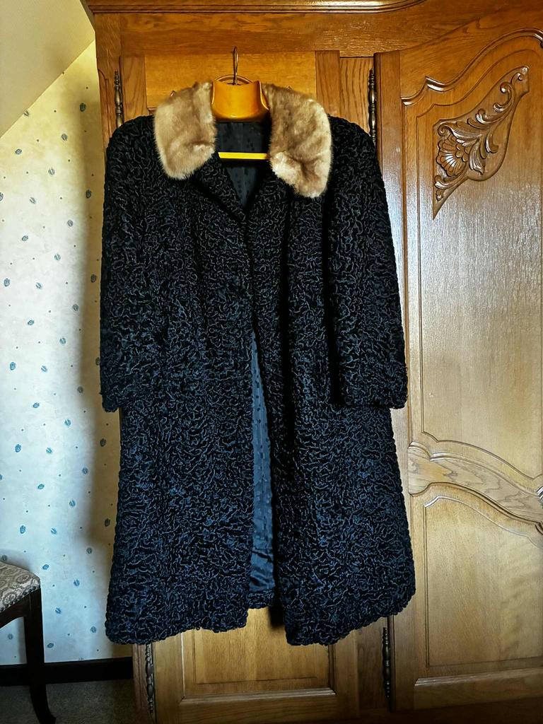 Bondjas zwarte astracan bekaert perfecte staat, Kleding | Dames, Ophalen, Zo goed als nieuw