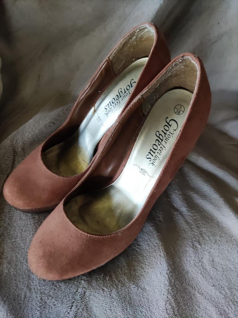 Your feet look gorgeous, nubuck - size 38, Ophalen of Verzenden, Gedragen