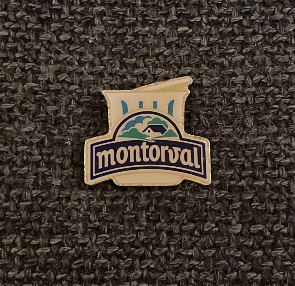 PIN - MONTORVAL - KAAS - FROMAGE - CHEESE, Envoi, Utilisé, Marque, Insigne ou Pin's