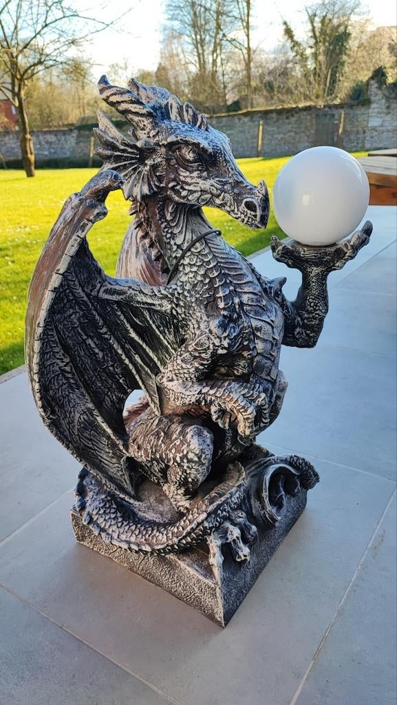 Dragon noir en résine lampe, Enlèvement