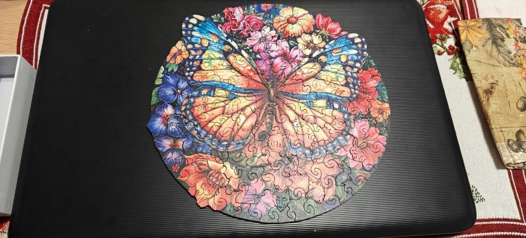 Puzzle en bois papillon, Hobby & Loisirs créatifs, Enlèvement, Moins de 500 pièces, Comme neuf, Puzzle