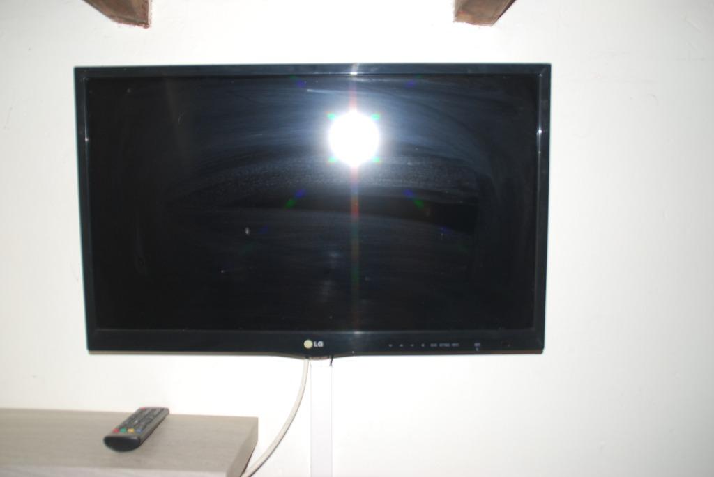LG tv met muurbeugel, Gebruikt, Ophalen of Verzenden, 100 Hz, LG