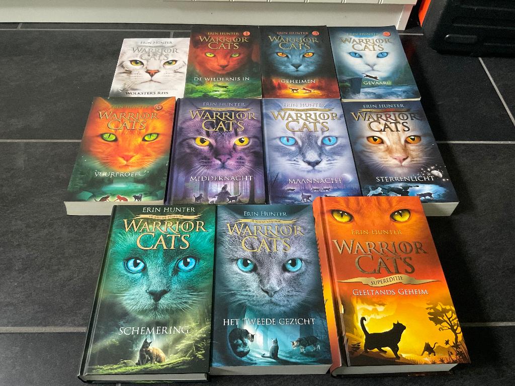 Pakket 10 boeken Warrior Cats Erin Hunter Young Adult, Boeken, Ophalen of Verzenden, Gelezen, Erin Hunter